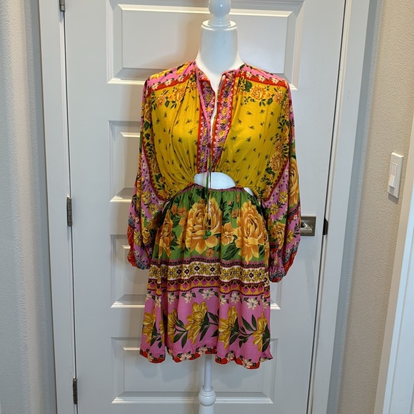 SOLD - FARM Rio Short Flowers Dress Size L - Picture 3 of 9